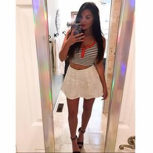 Meet your Posher, Lora